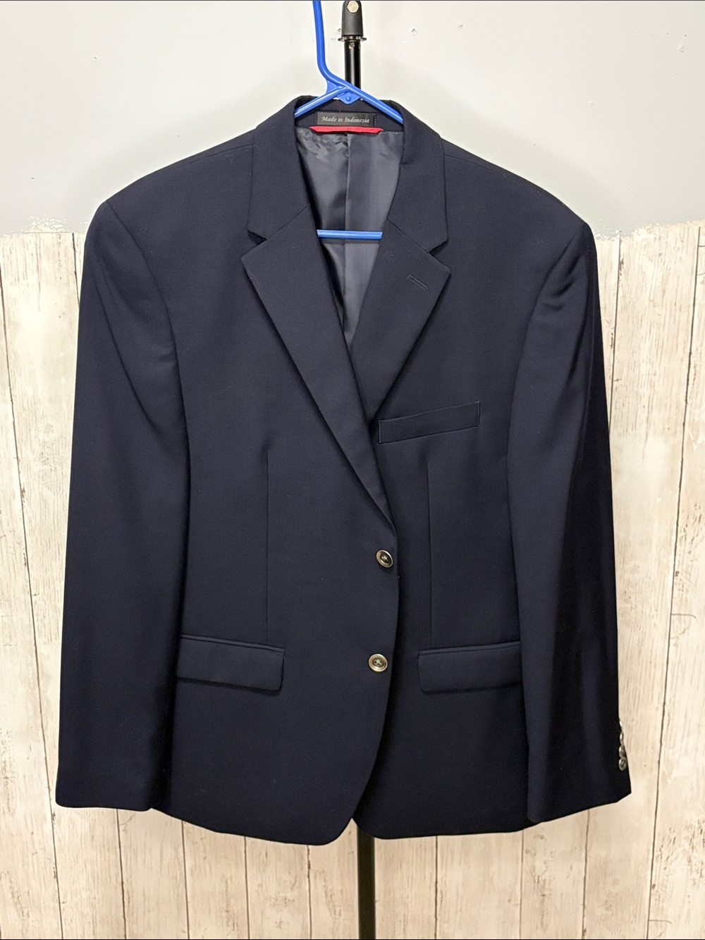 Chaps Classic Men's Navy Blazer - Timeless Two-Button Jacket